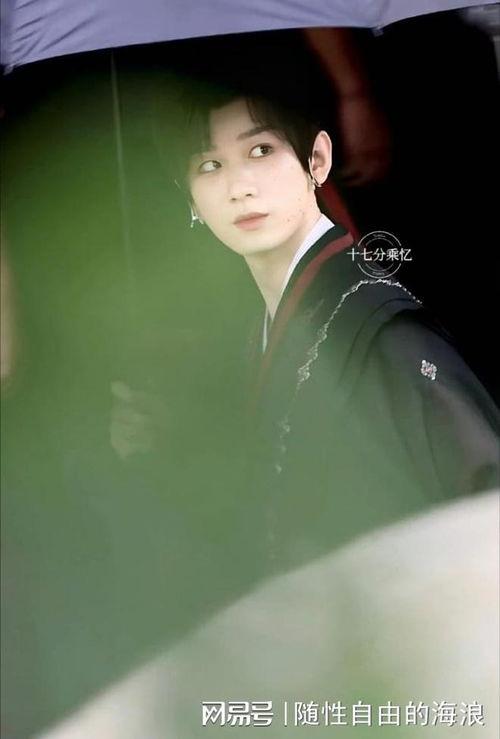 成毅恋情最新爆料新闻视频,神秘女友身份揭秘，甜蜜互动引热议